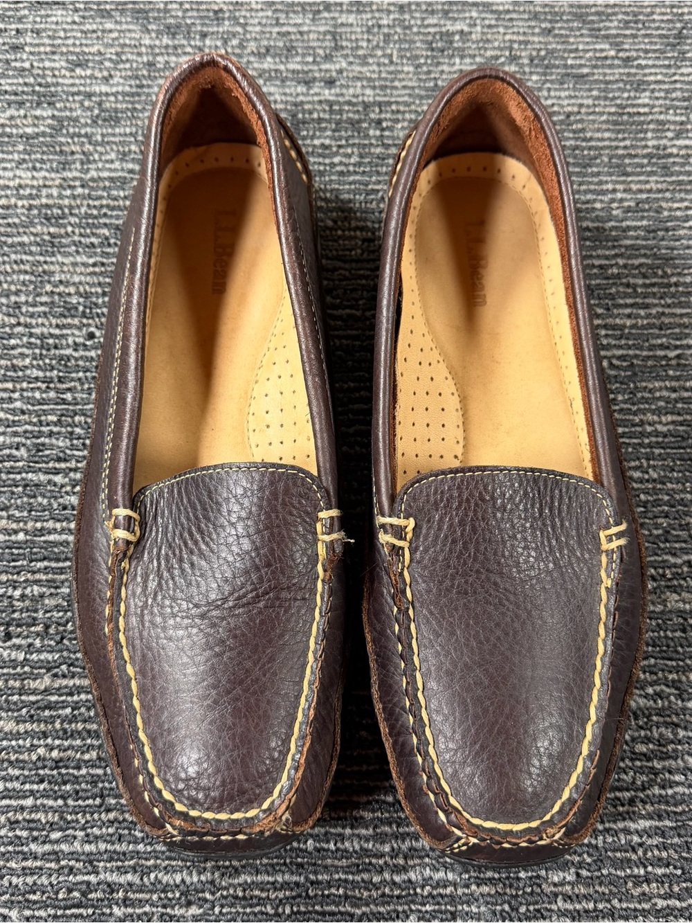 LL Bean Womens 9.5 M Brown Leather Driving Moc Loafers Slip On Shoes Vibram Sole